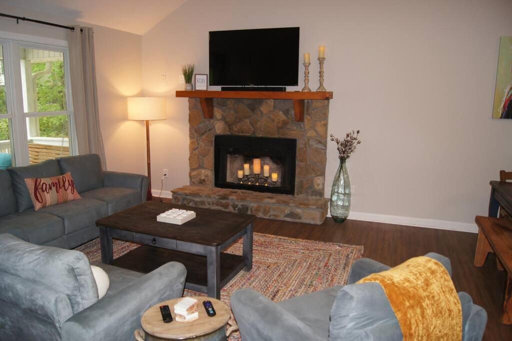 Less Than 3 Miles To Downtown With Firepit Ellijay Ngoại thất bức ảnh